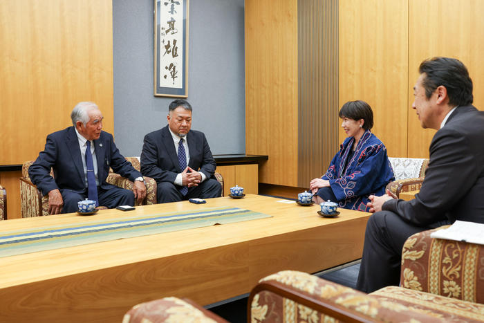 01 活動報告：内閣総理大臣への表敬訪問.jpeg
