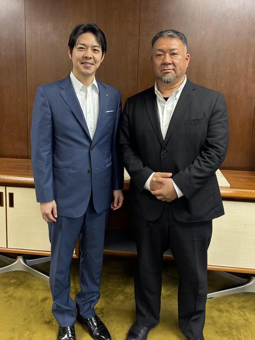 01 知事表敬(トリミング).jpg